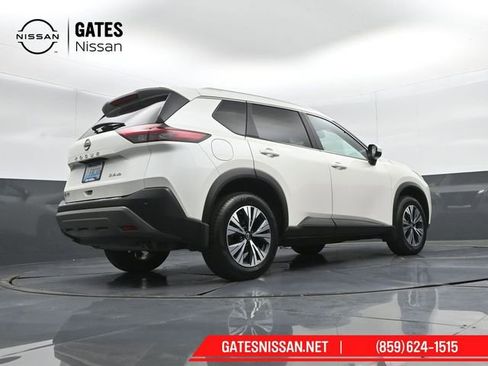 Used 2023 Nissan Rogue SV w/ SV Premium B Package image 32