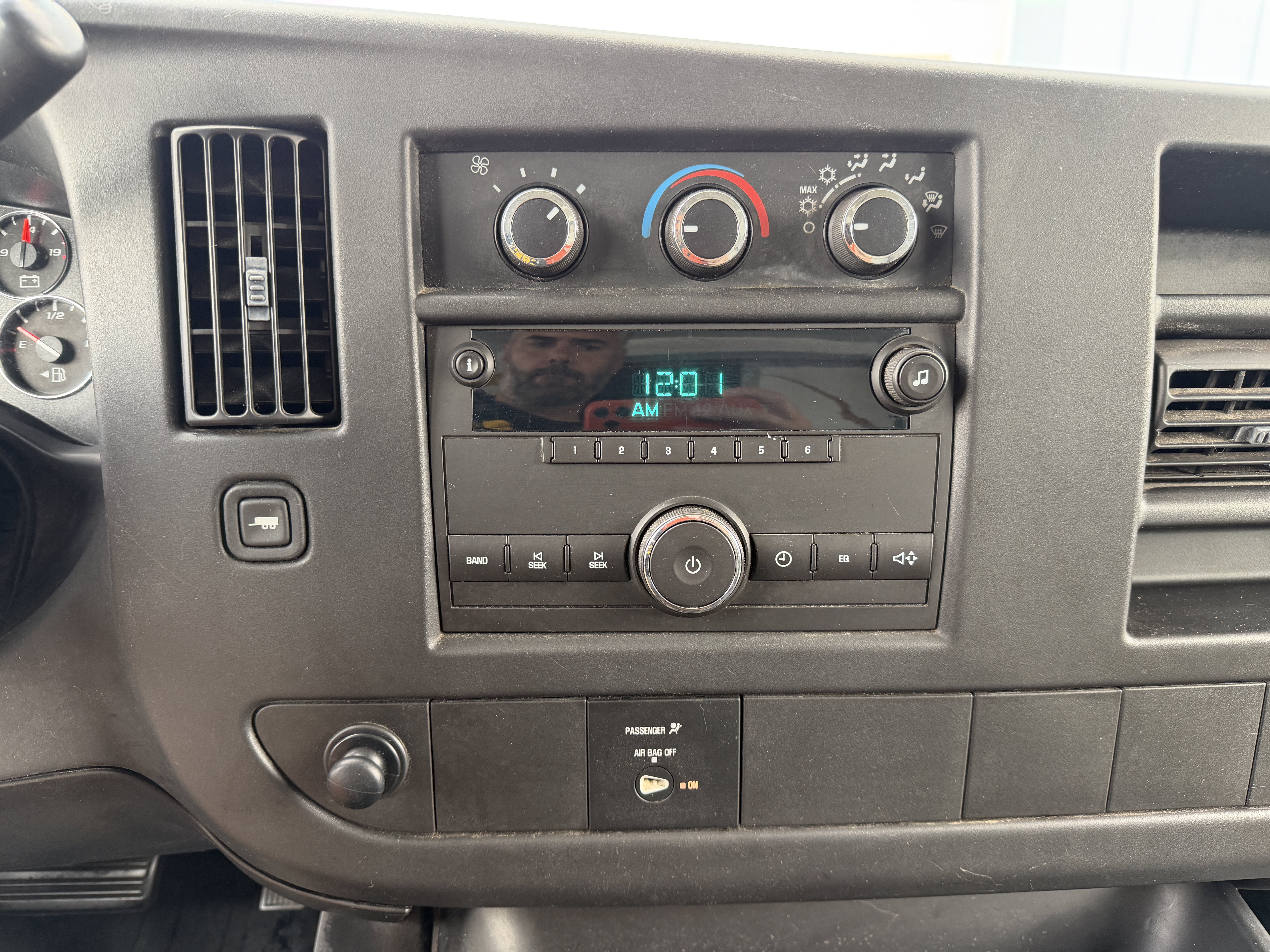 Used 2008 GMC Savana 3500 RWD image 14
