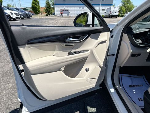Used 2023 Buick Envision Essence image 21