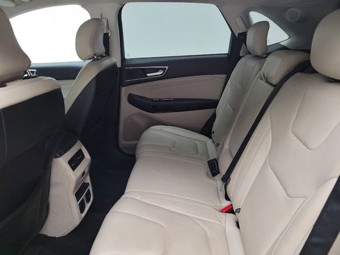 Used 2017 Ford Edge Titanium w/ Equipment Group 302A FWD image 18