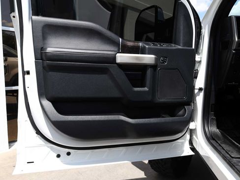 Used 2022 Ford F250 Lariat w/ Lariat Ultimate Package AWD/4WD image 47
