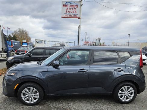 Used 2020 Kia Soul LX image 2