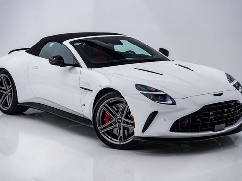 New 2026 Aston Martin V8 Vantage S image 7