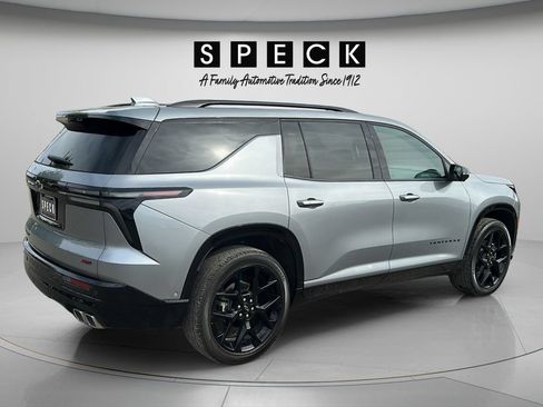 Used 2024 Chevrolet Traverse RS w/ LPO, Floor Liner Package AWD/4WD image 5