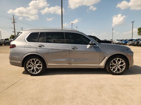 Used 2023 BMW X7 xDrive40i AWD/4WD image 7
