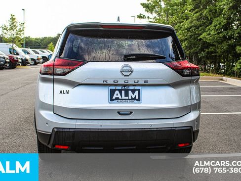 Used 2025 Nissan Rogue SV FWD image 10