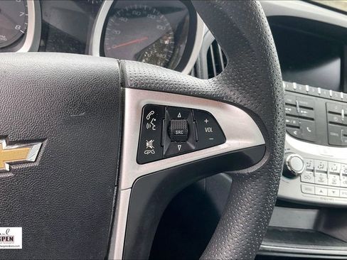 Used 2017 Chevrolet Equinox LT image 18