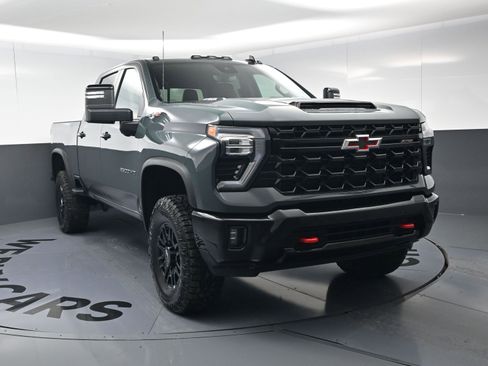Certified 2026 Chevrolet Silverado 2500 ZR2 image 3