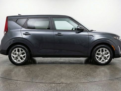 Used 2025 Kia Soul LX w/ LX Technology Package image 11