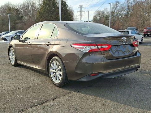Used 2018 Toyota Camry LE image 24