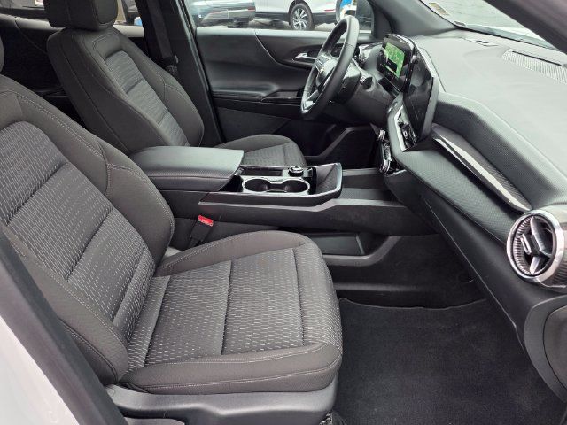 Used 2026 Chevrolet Equinox LT FWD image 39