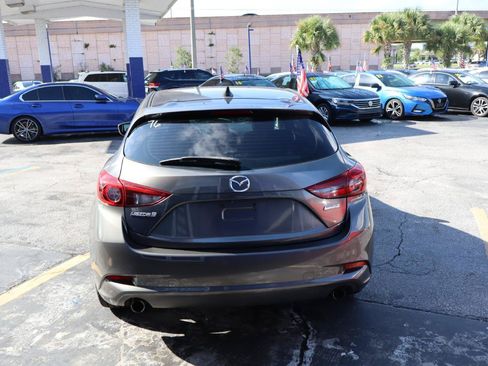 Used 2018 MAZDA MAZDA3 Grand Touring w/ Premium Equipment Package FWD image 4