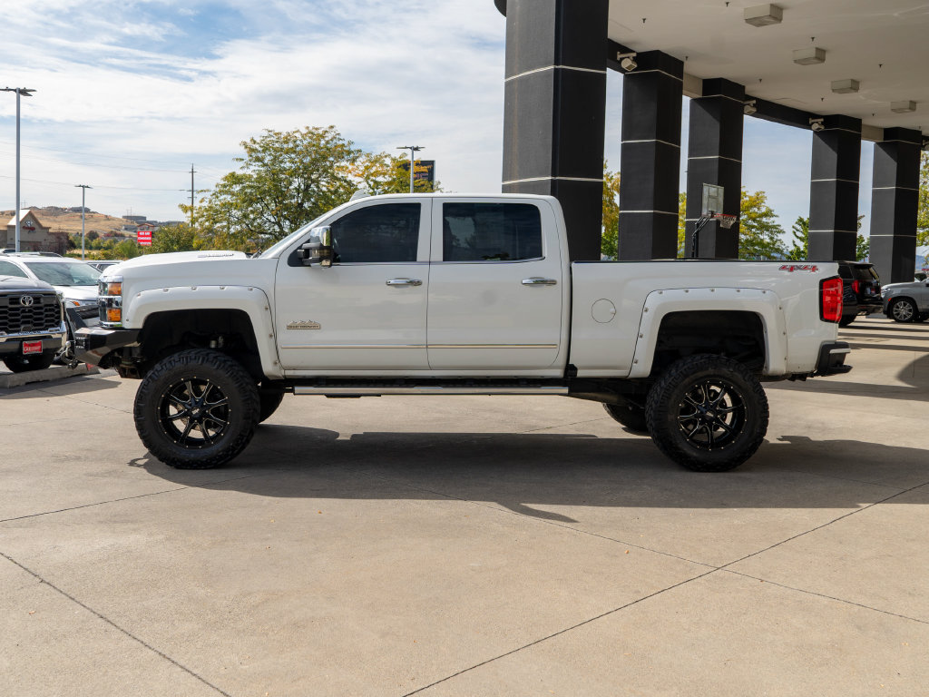 Used 2017 Chevrolet Silverado 3500 High Country AWD/4WD image 4
