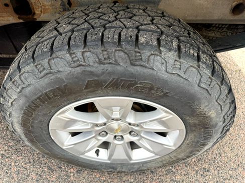 Used 2019 Chevrolet Silverado 1500 LT image 32