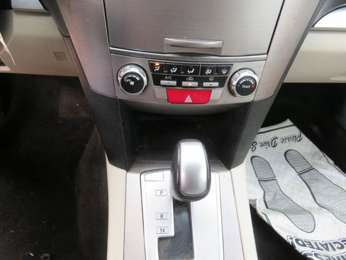 Used 2014 Subaru Outback 2.5i Premium w/ Moonroof Package image 16