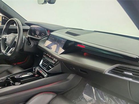 Used 2022 Audi e-tron GT Prestige w/ Prestige Package image 21