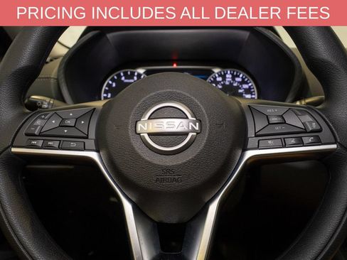 Used 2025 Nissan Sentra SV FWD image 17
