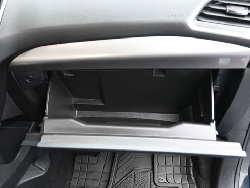 Certified 2022 Ford Edge SE w/ Black Appearance Package image 39