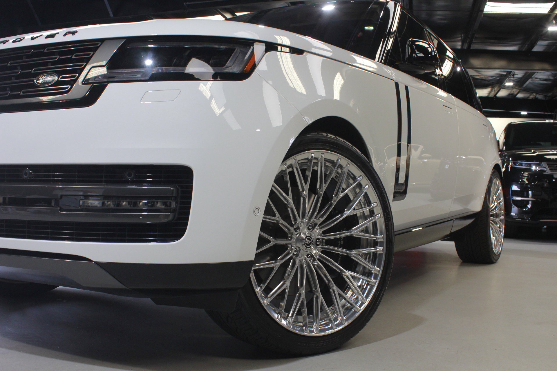 Used 2023 Land Rover Range Rover Long Wheelbase Autobiography AWD/4WD image 21