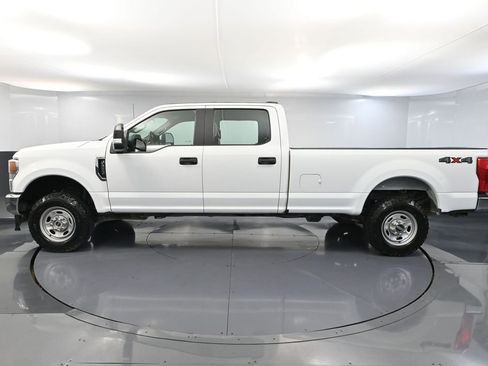 Used 2022 Ford F250 XL w/ Power Equipment Group image 11