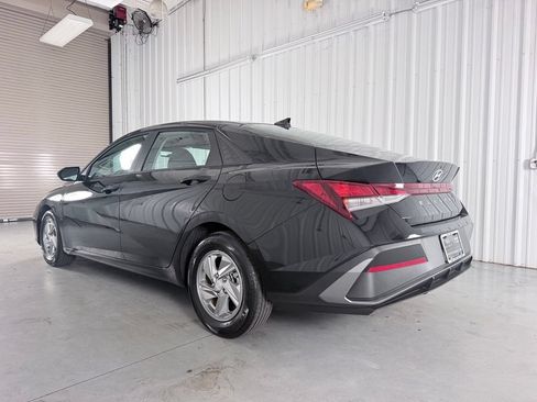 Used 2026 Hyundai Elantra SE FWD image 7