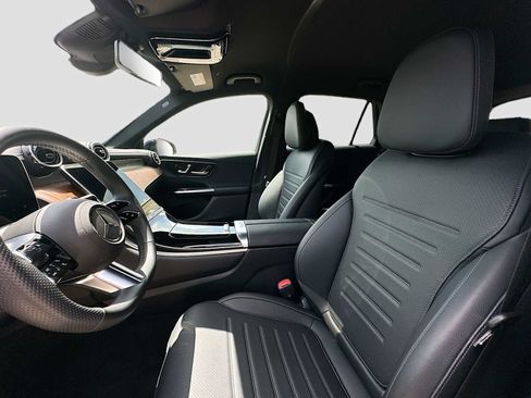 Used 2025 Mercedes-Benz GLC 300 4MATIC w/ AMG Line image 21
