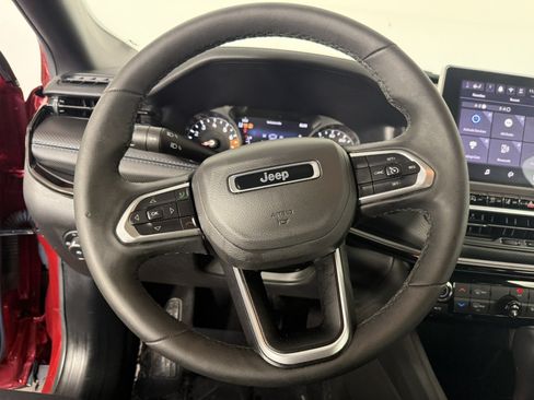 Used 2025 Jeep Compass Latitude w/ Altitude Special Edition AWD/4WD image 21
