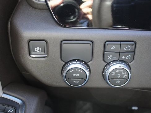 Used 2025 GMC Sierra 1500 SLT image 27