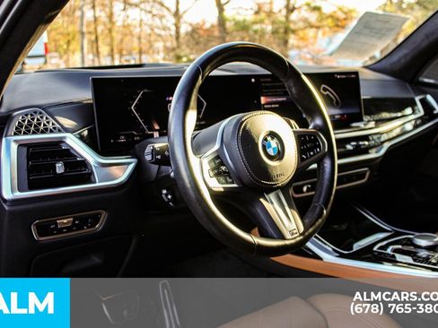 Used 2023 BMW X7 xDrive40i w/ M Sport Package image 25