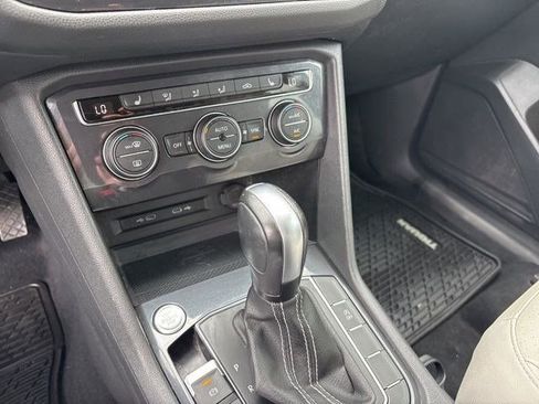 Used 2021 Volkswagen Tiguan SE AWD/4WD image 23