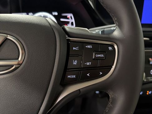 Used 2024 Lexus ES 350 w/ Premium Package image 14