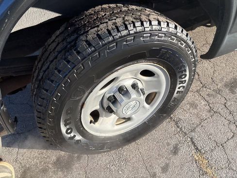 Used 2017 Chevrolet Express 2500 image 7