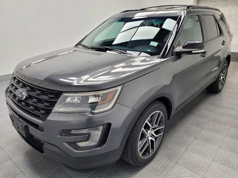 Used 2016 Ford Explorer Sport w/ Equipment Group 401A AWD/4WD image 2