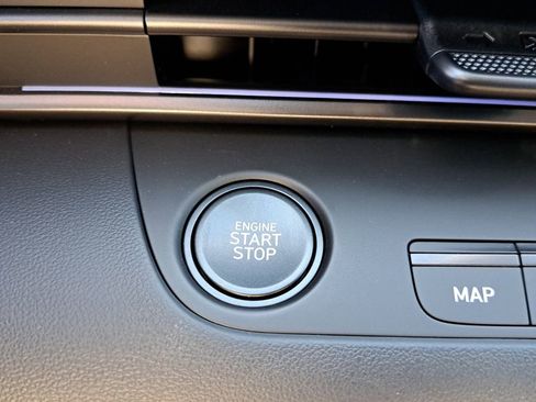 New 2025 Hyundai Elantra SEL image 27