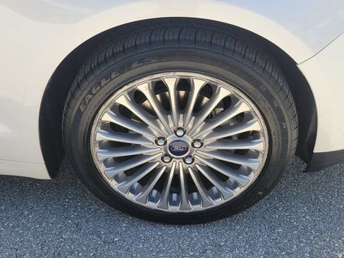Used 2015 Ford Fusion Titanium AWD/4WD image 12