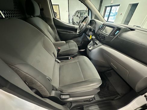 Used 2020 Nissan NV200 SV image 12