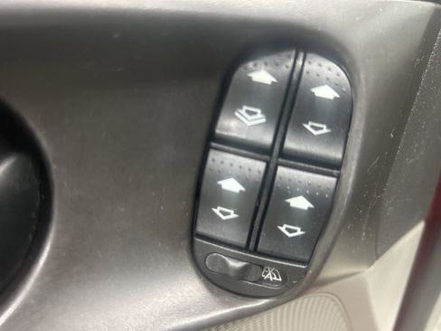 Used 2006 Ford Focus ZX4 image 11