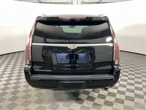 Used 2015 Cadillac Escalade Premium image 5