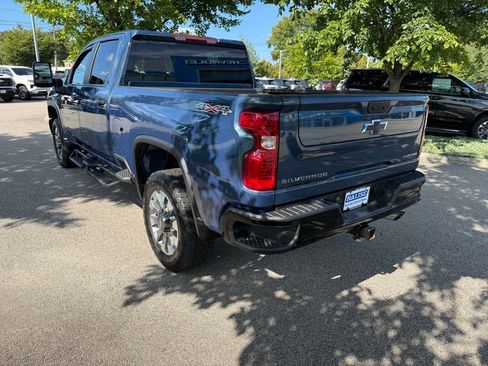 Used 2025 Chevrolet Silverado 2500 Custom w/ Custom Convenience Package AWD/4WD image 3