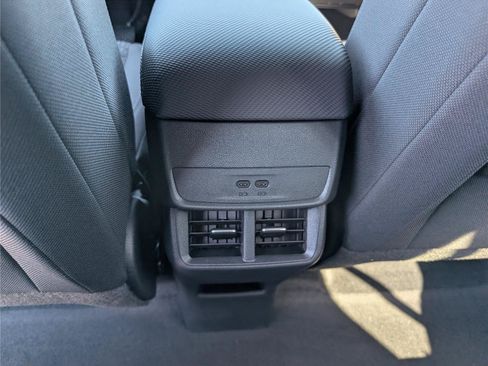 New 2026 Chevrolet Equinox LT w/ Safety and Technology Package FWD image 15
