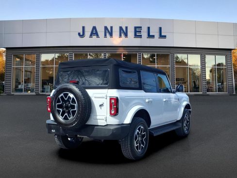 Used 2025 Ford Bronco Outer Banks image 5