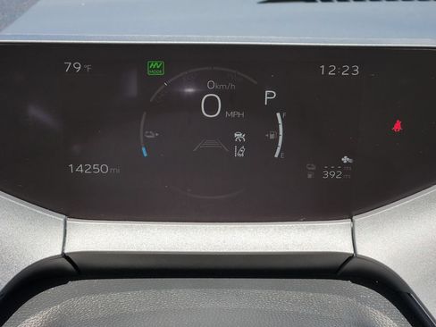 Used 2025 Toyota Prius Plug-In Hybrid FWD image 18