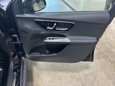 Used 2025 Mercedes-Benz GLC 300 GLC 300 image 18