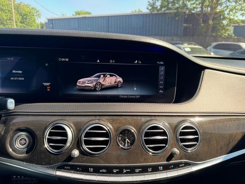 Used 2019 Mercedes-Benz S 560 Sedan image 19