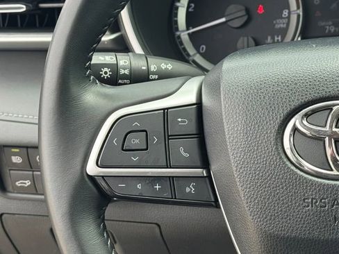 Used 2023 Toyota Highlander XLE image 28