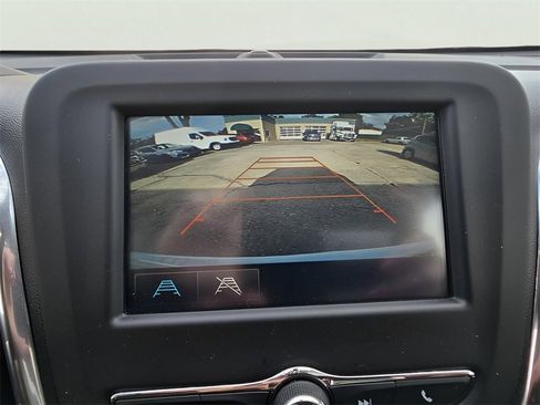 Used 2018 Chevrolet Equinox LT image 41