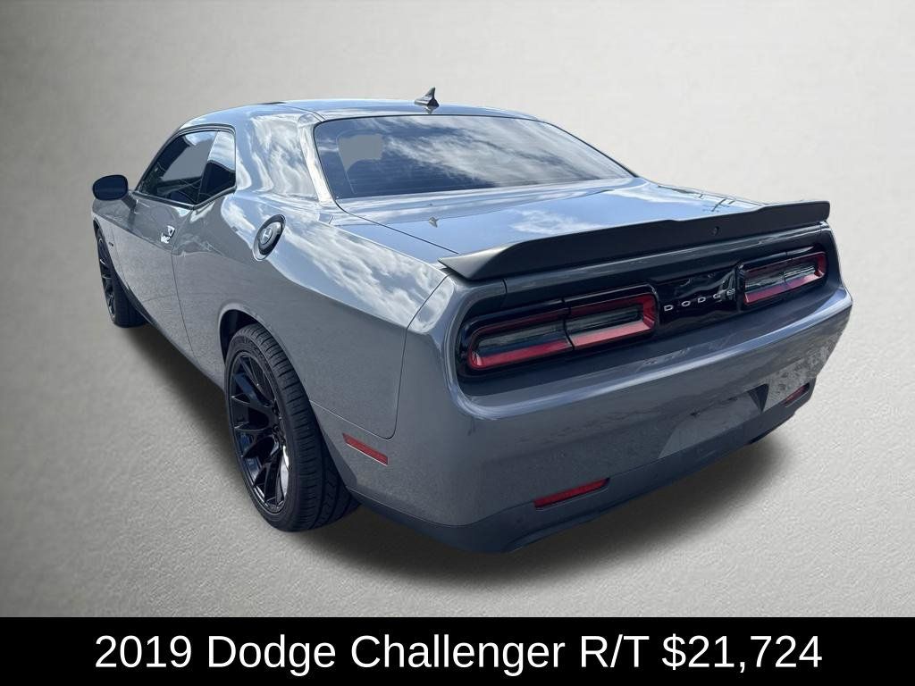 Used 2019 Dodge Challenger R/T w/ Blacktop Package RWD image 5