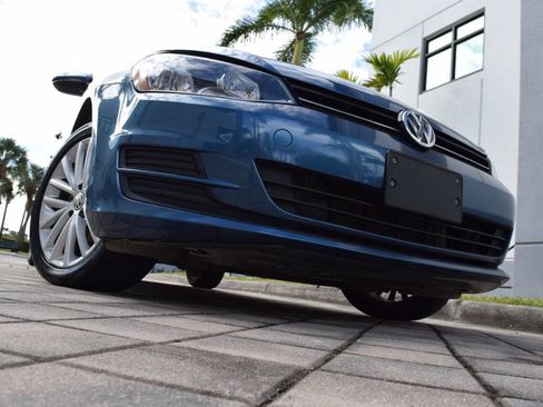 Used 2015 Volkswagen Golf TDI SE image 12