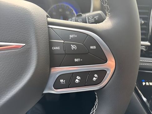 New 2026 Chrysler Pacifica Select image 21