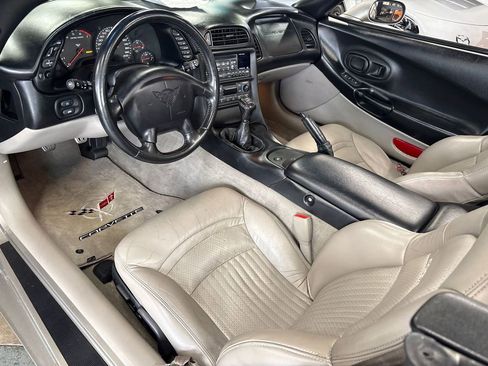 Used 2000 Chevrolet Corvette Convertible w/ Memory Pkg RWD image 25